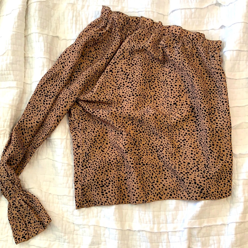One shoulder cheetah print top